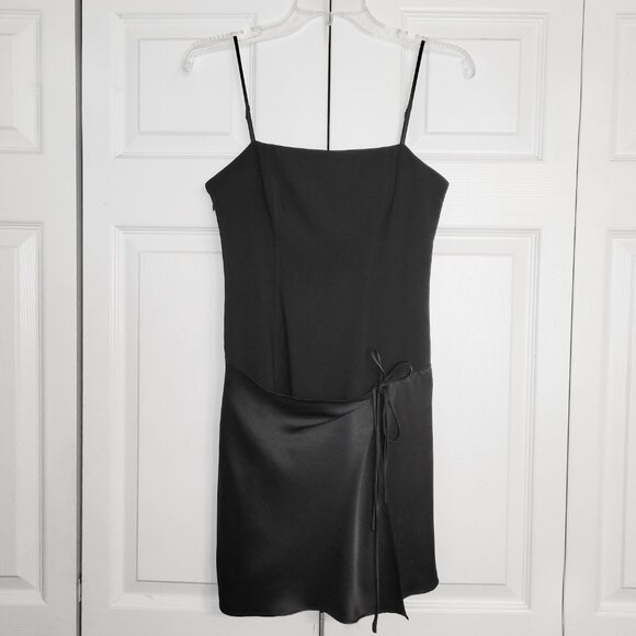 Cinq a Sept Hilary Crepe Silk Faux Wrap Mini Dress LBD - Picture 4 of 11